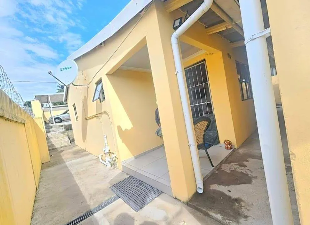 2 Bedroom House for sale in Gledhow
