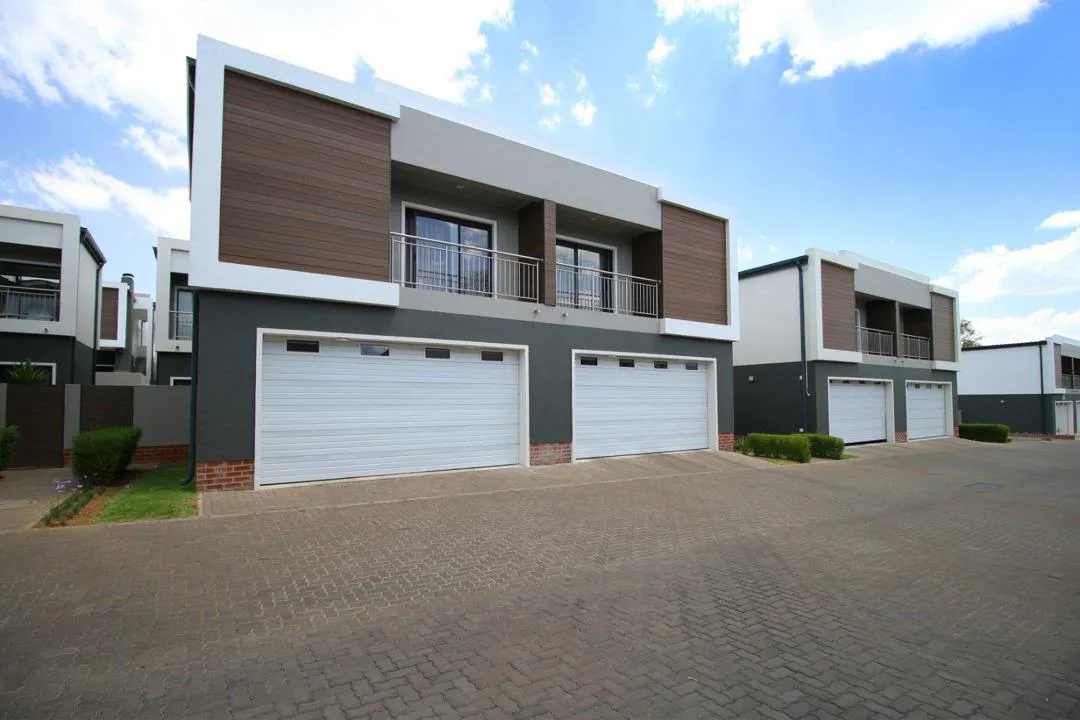 3 Bedroom House for sale in Sunninghill