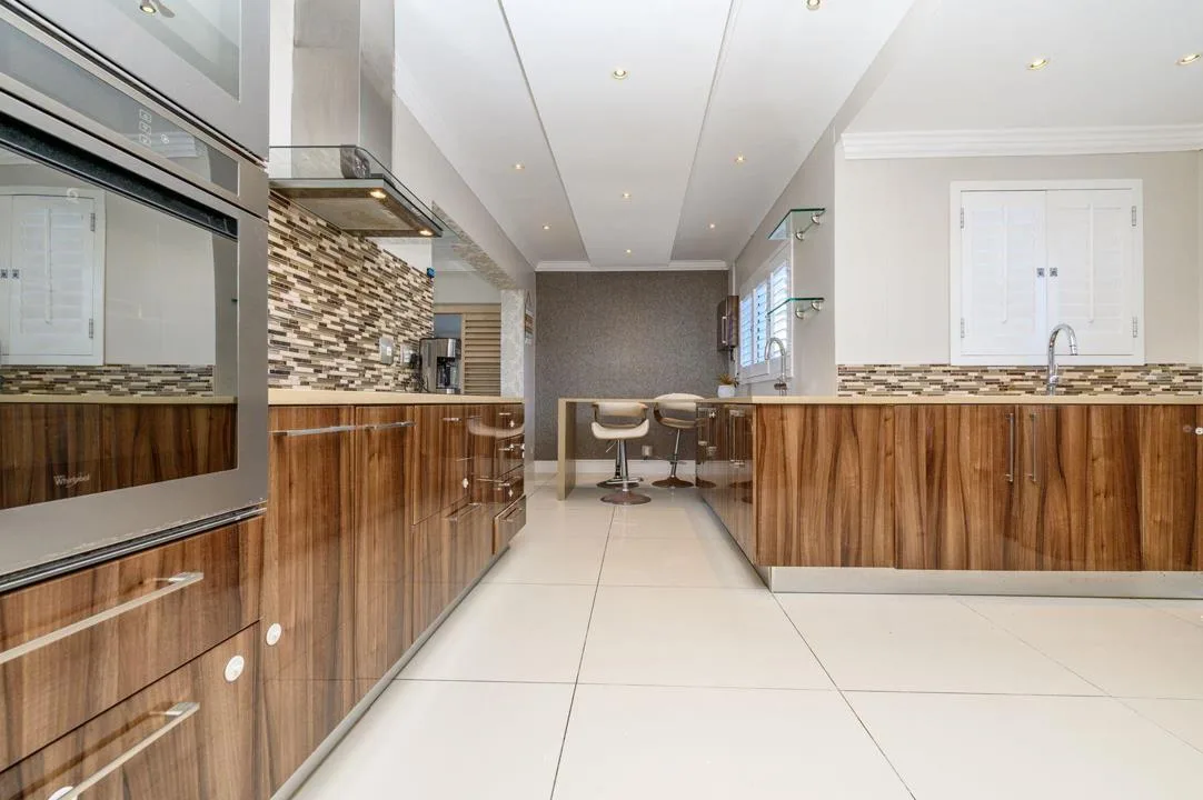 4 Bedroom House for sale in Bluewater Bay
