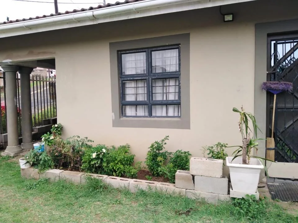 3 Bedroom House for sale in Newlands East