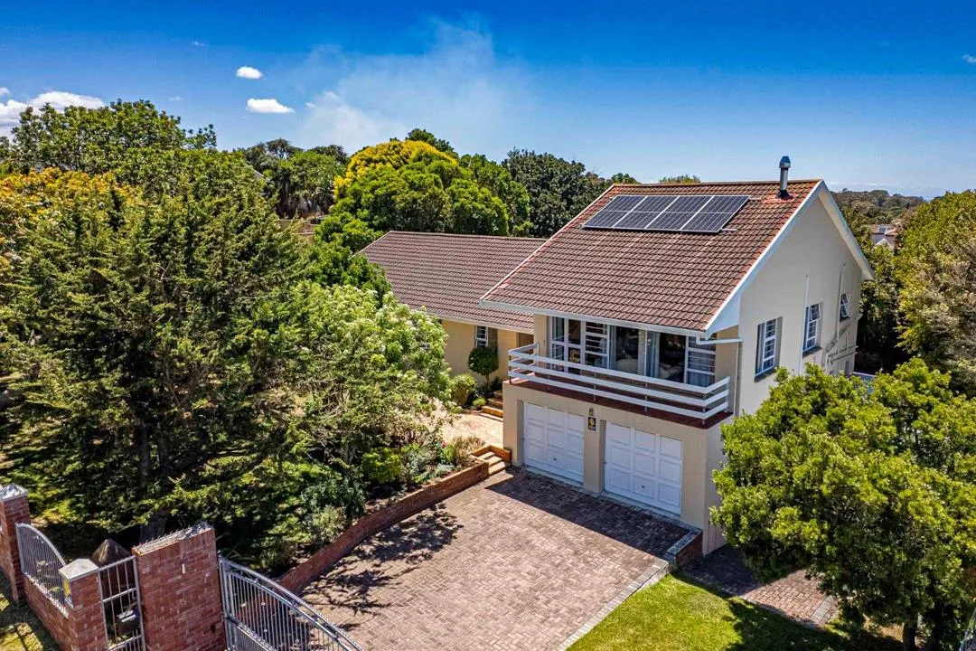 4 Bedroom House for sale in Walmer Heights