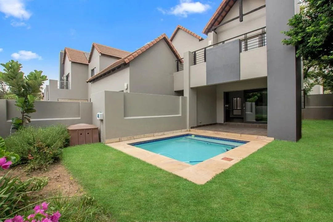 2 Bedroom House for sale in Fourways
