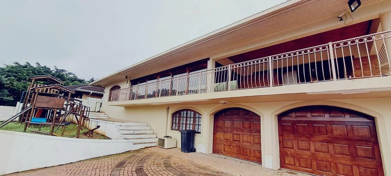 5 Bedroom House for sale in Ferncliffe
