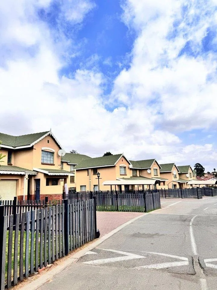 3 Bedroom Apartment / flat for sale in Reyno Ridge