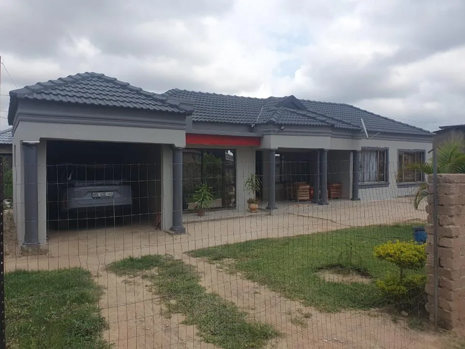 3 Bedroom House for sale in Nkowankowa