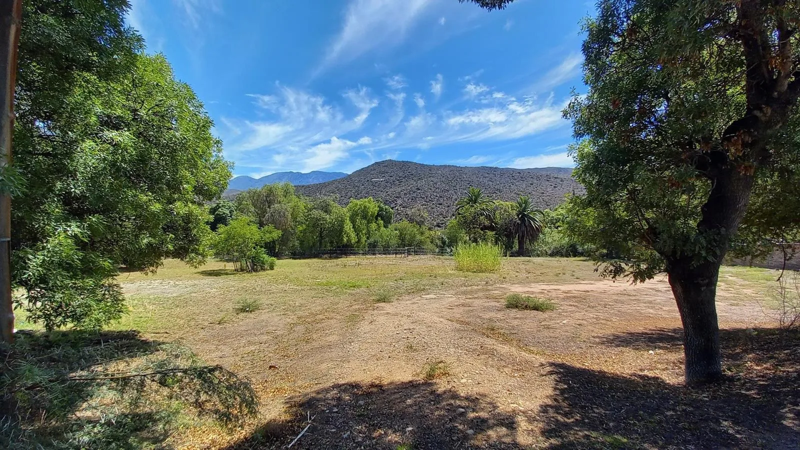 1 526 m² Land available in De Rust