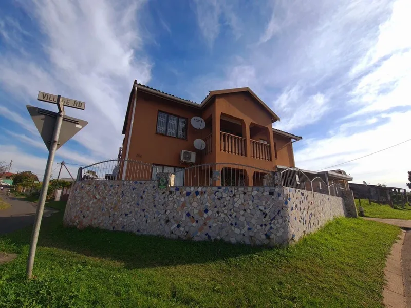 6 Bedroom Cluster in Stanger Central