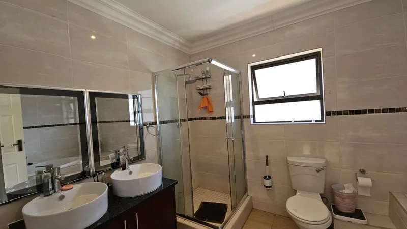 3 Bedroom Townhouse for sale in Hillside