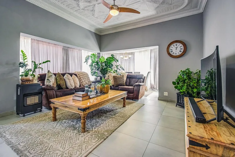 4 Bedroom House in Kensington
