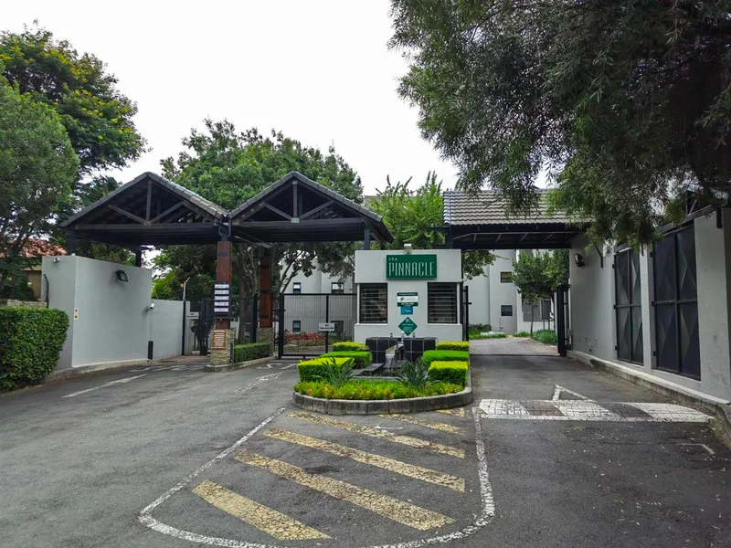 1 Bedroom Apartment in Douglasdale