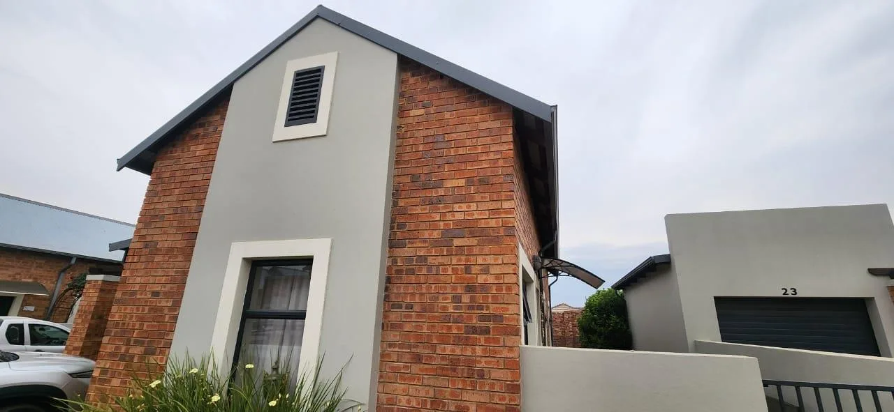 2 Bedroom Townhouse for sale in De Land Estate