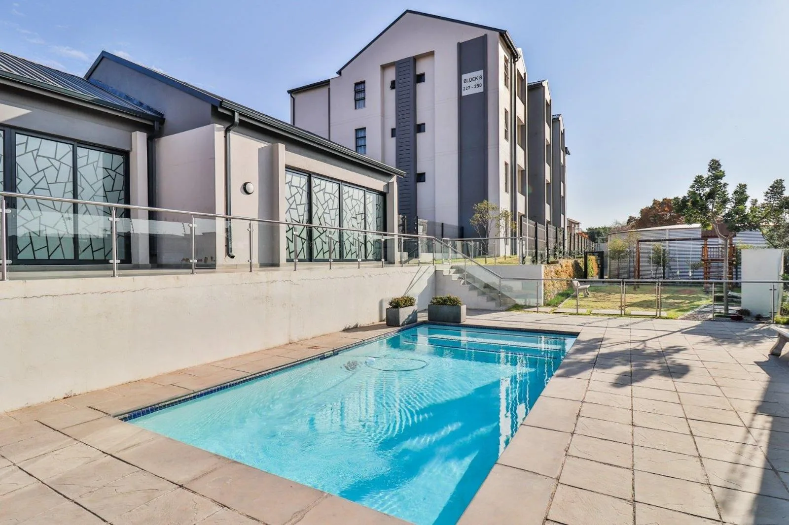 2 Bedroom Apartment in Midridge Park