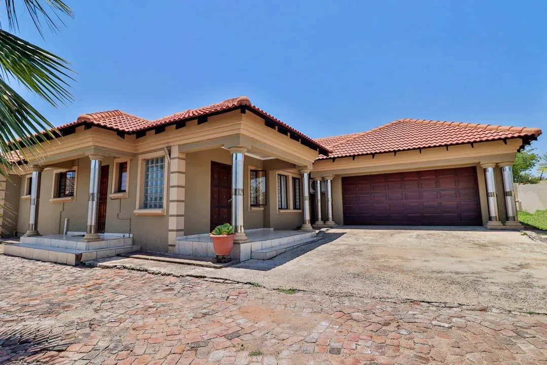 3 Bedroom House for sale in Hectorspruit