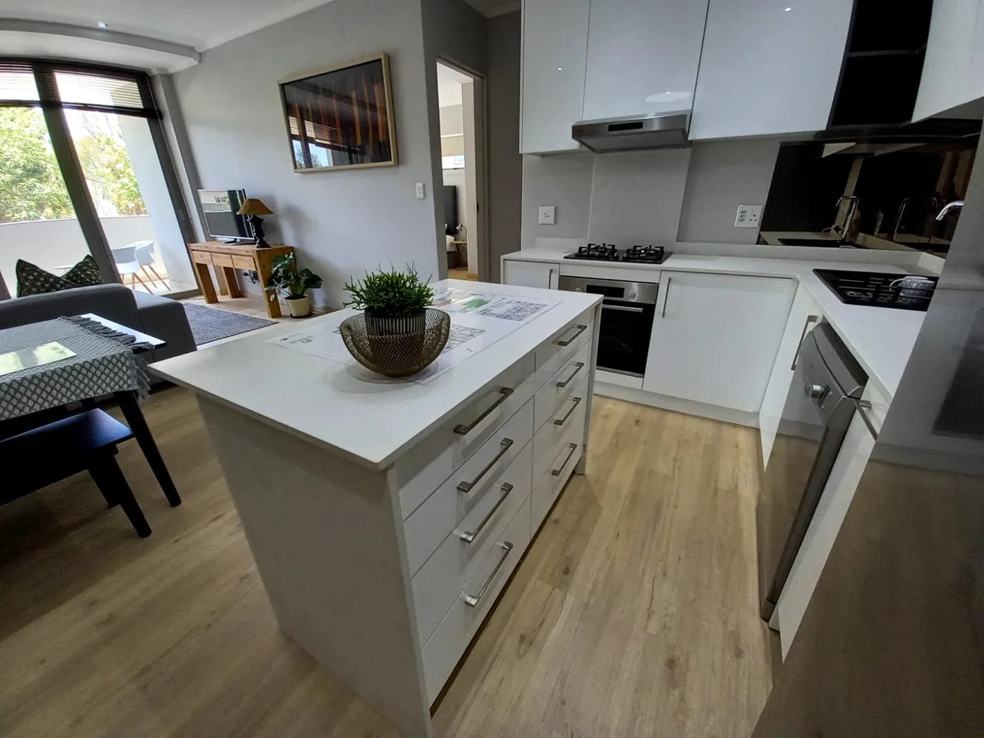 3 Bedroom Apartment in Baileys Muckleneuk