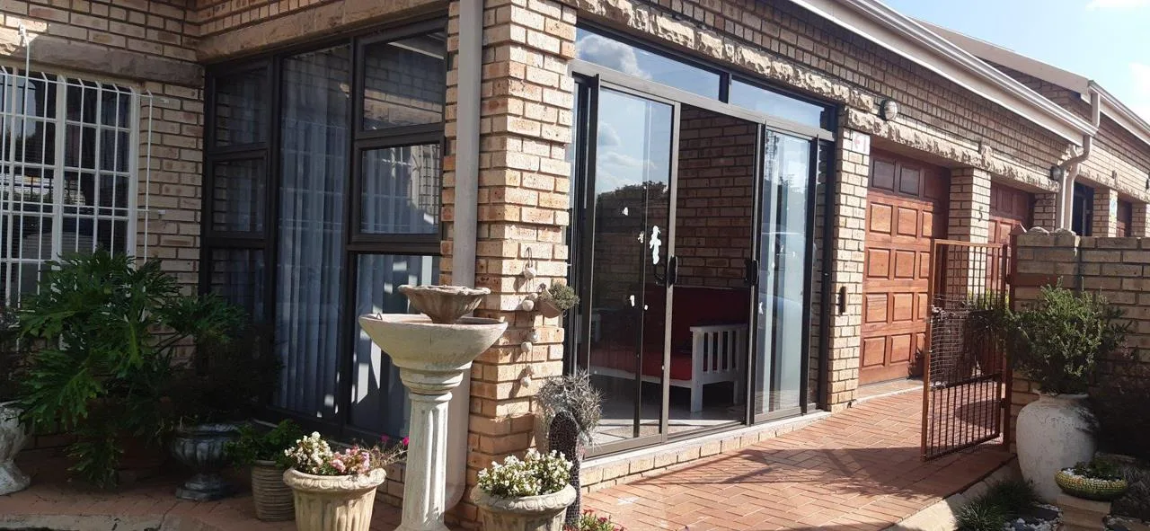 2 Bedroom Townhouse for sale in Parys