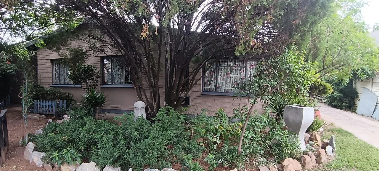 3 Bedroom House for sale in Ross Kent South