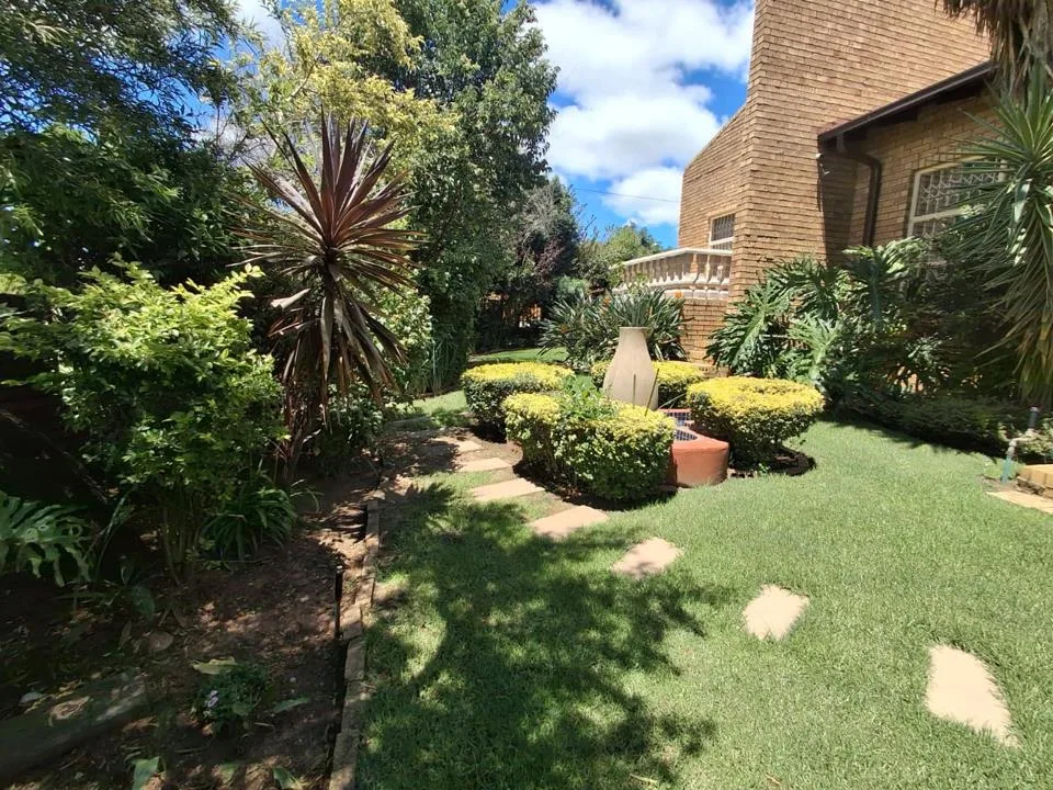 4 Bedroom House for sale in Die Heuwel Ext 1