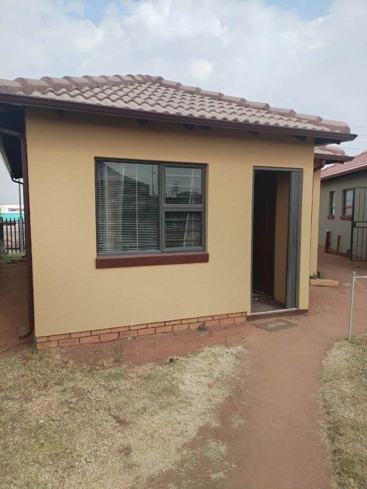 2 Bedroom House for sale in Soshanguve East Ext 5