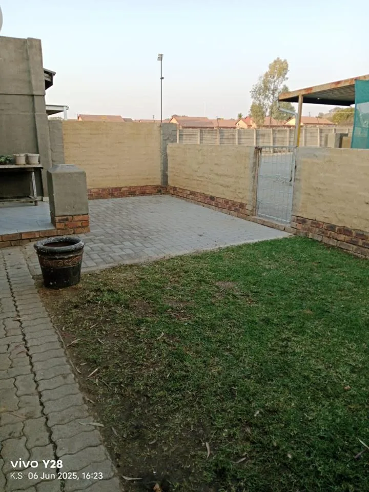 2 Bedroom Townhouse for sale in Riversdale