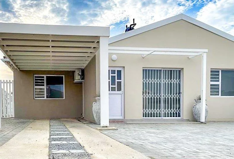 2 Bedroom House for sale in Gonubie