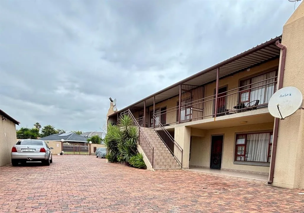 3 Bedroom Townhouse for sale in Vaalpark