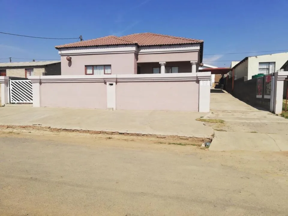 3 Bedroom House for sale in Phuthaditjhaba Rural