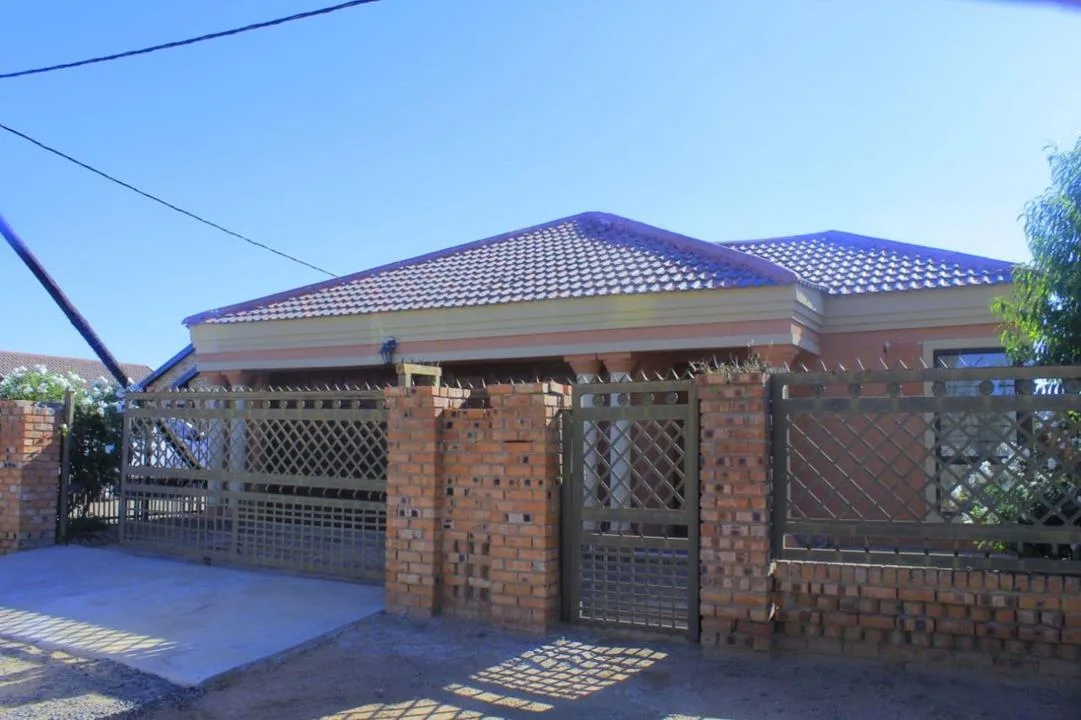 3 Bedroom House for sale in Bloemspruit
