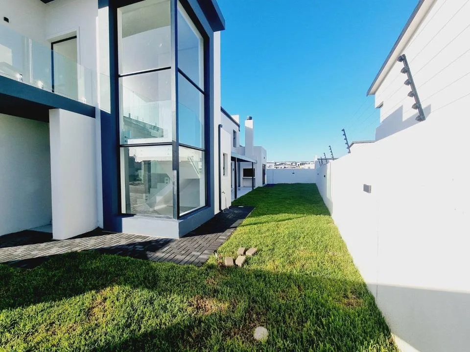 4 Bedroom House for sale in Sandown