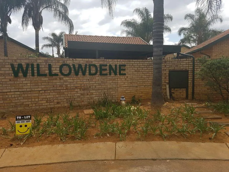 2 Bedroom Townhouse to rent in Die Wilgers