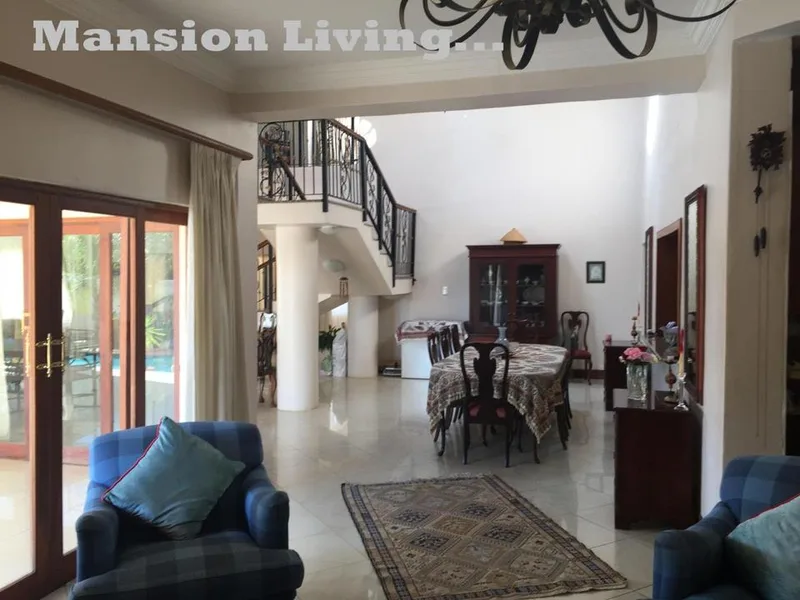 8 Bedroom House for sale in Leopard Park
