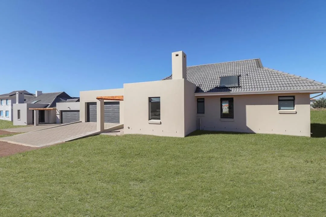 3 Bedroom House for sale in Kidds Beach