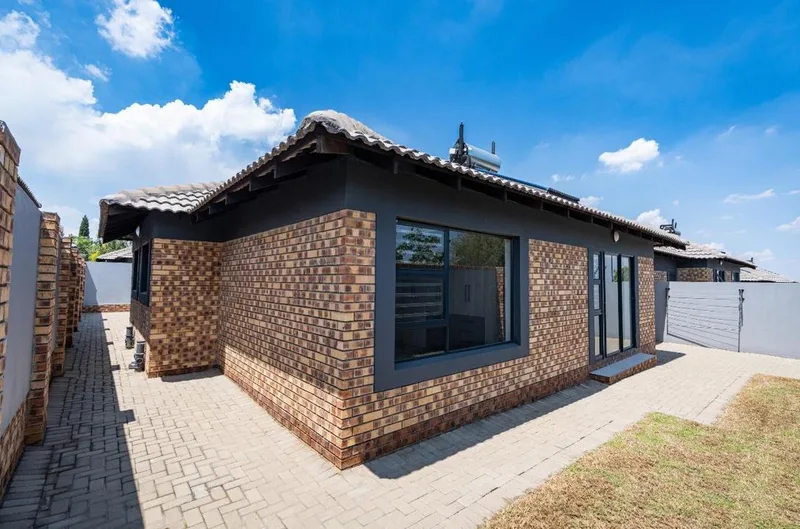 2 Bedroom House to rent in Secunda