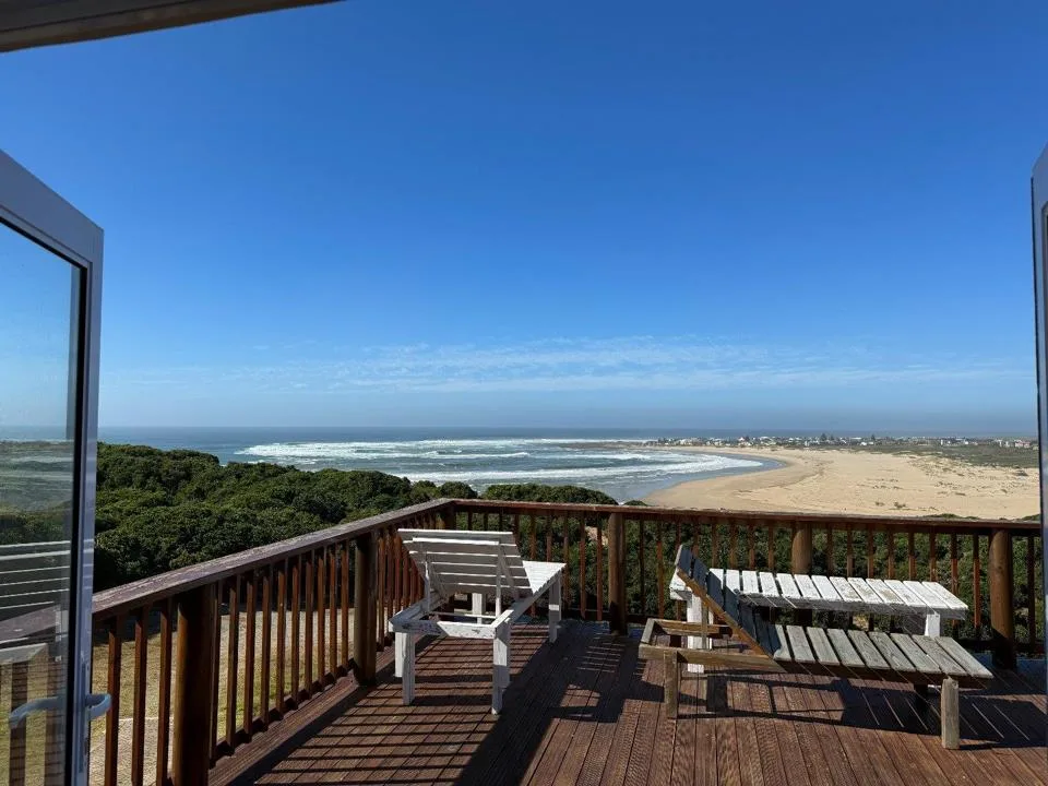 4 Bedroom House for sale in Gouritsmond