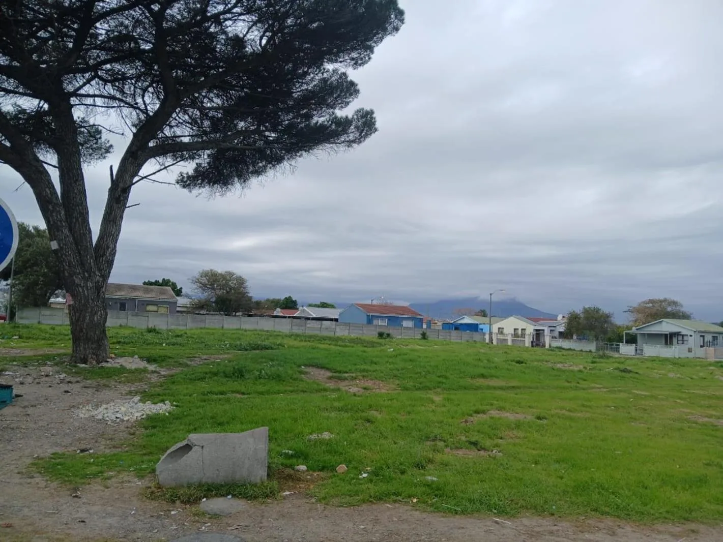 1 352 m² Land available in Clairewood