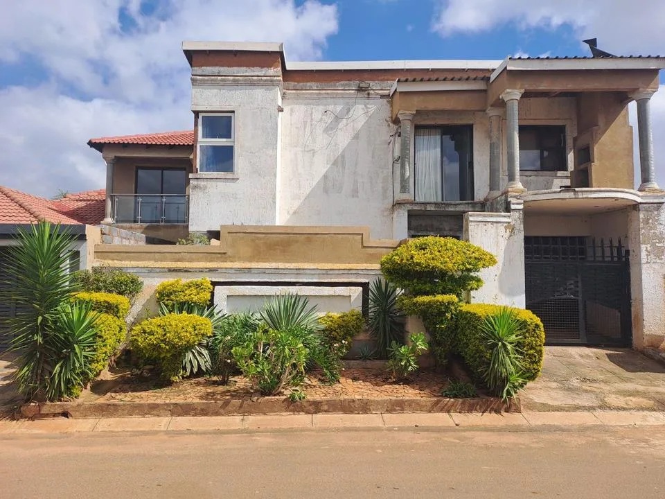 4 Bedroom House for sale in Protea Glen