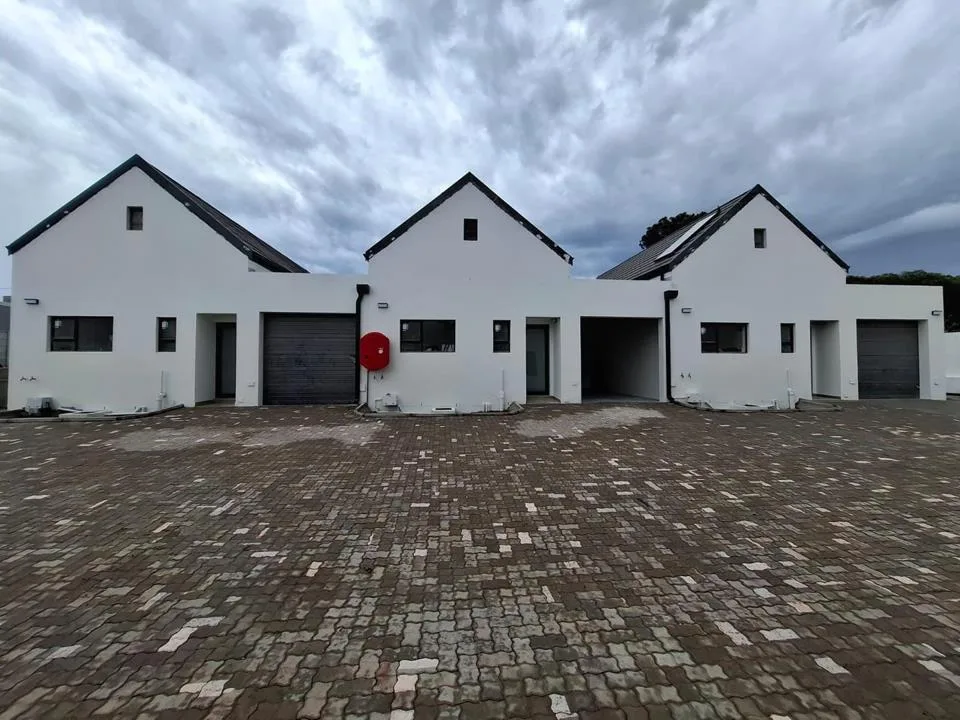 1 Bedroom House for sale in Velddrif