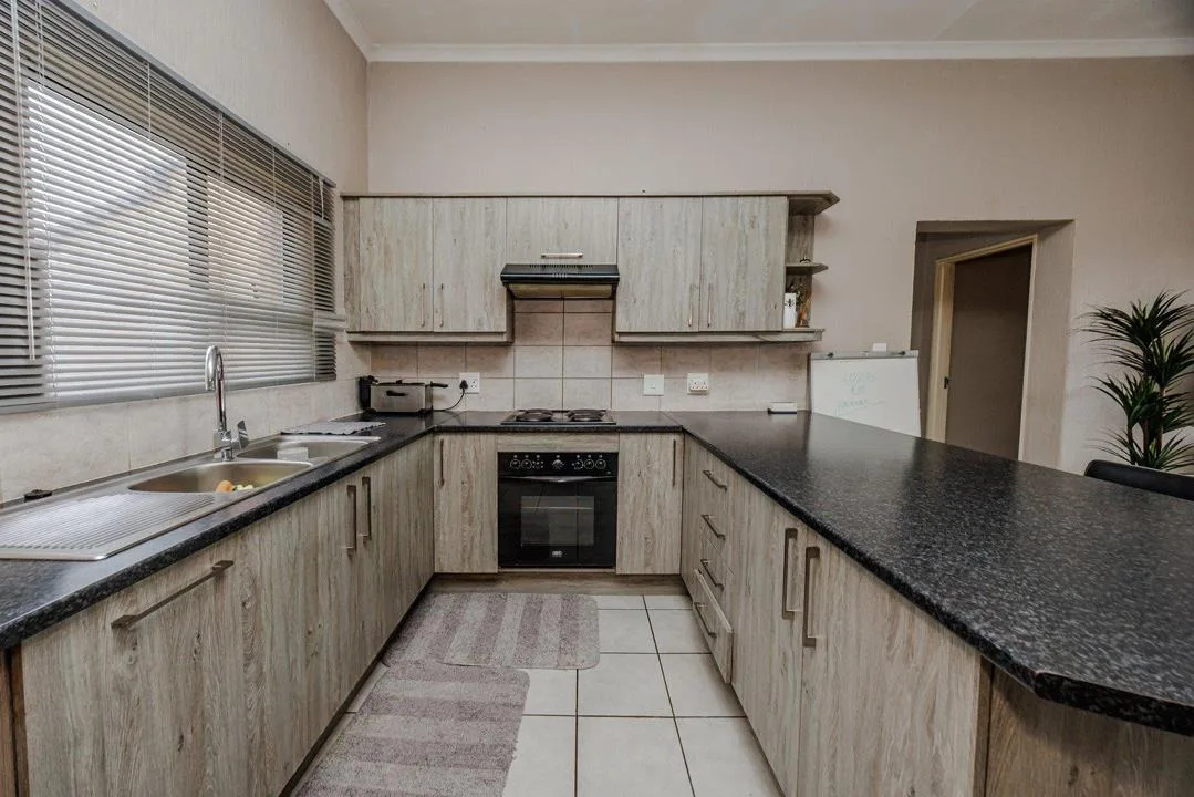 2 Bedroom Townhouse for sale in Wilgeheuwel