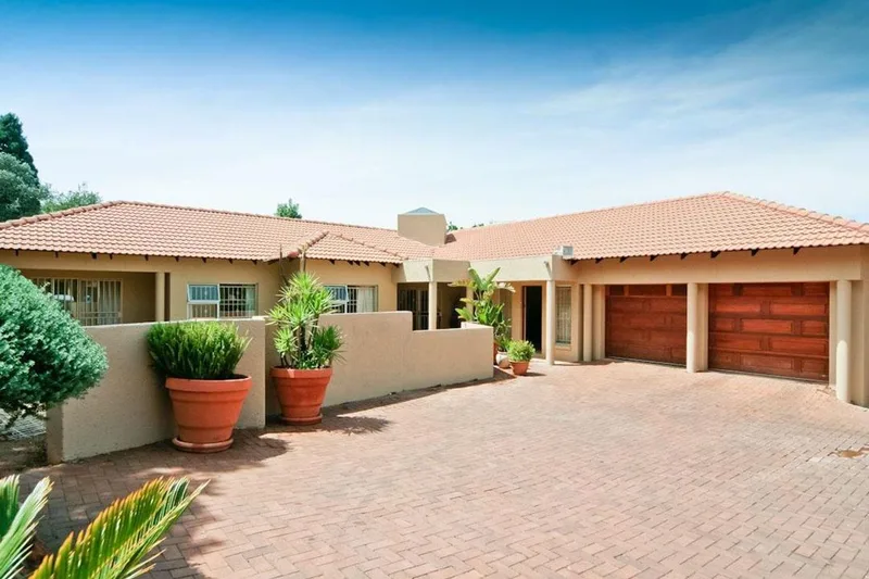 3 Bedroom House for sale in Observatory