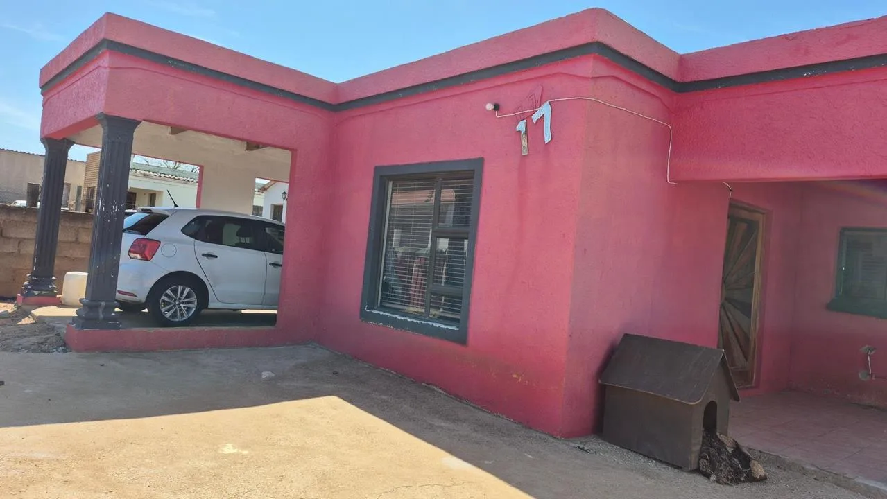 3 Bedroom House for sale in Kwanobuhle