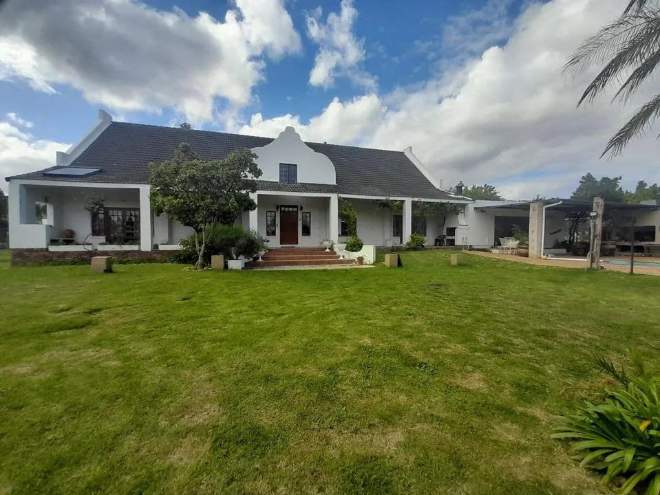 4 Bedroom House for sale in Firlands