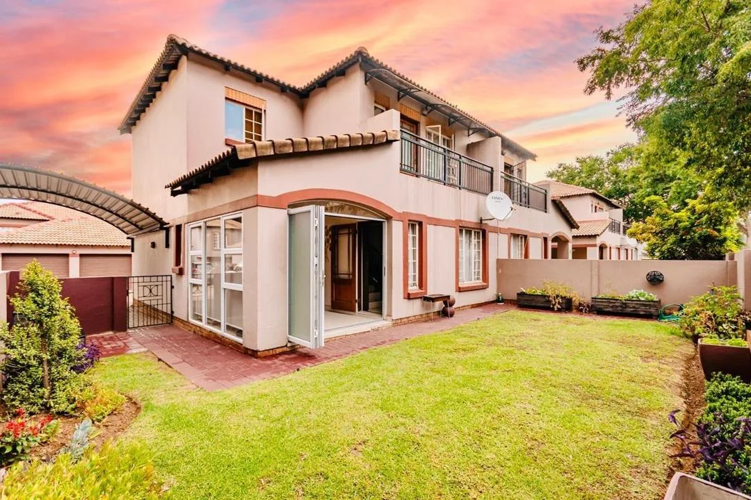 3 Bedroom Townhouse for sale in Castleview