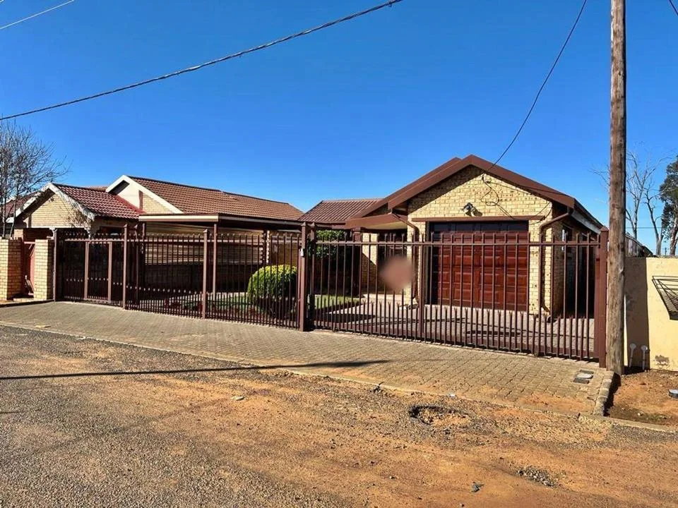 3 Bedroom House for sale in Grasslands