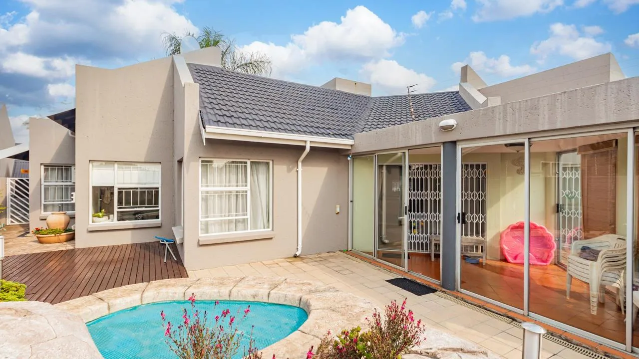 3 Bedroom House for sale in Beyers Park