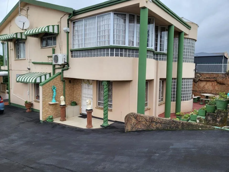 5 Bedroom House for sale in Burlington Heights