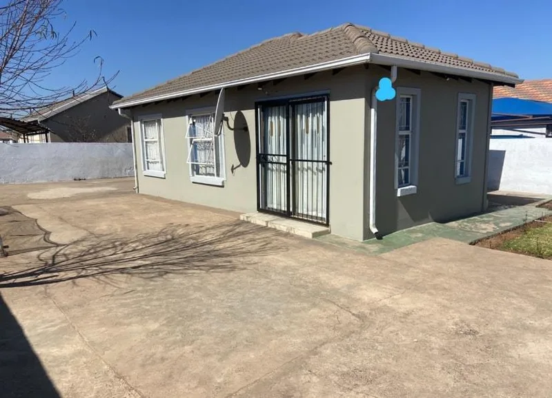 3 Bedroom House for sale in Klarinet