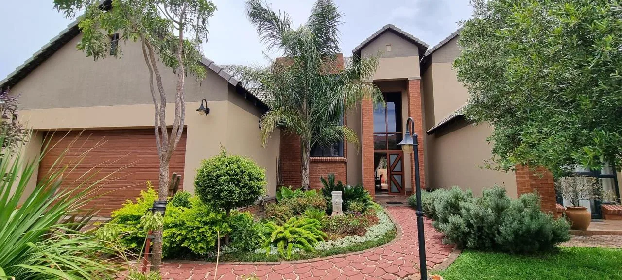 4 Bedroom House for sale in Melodie