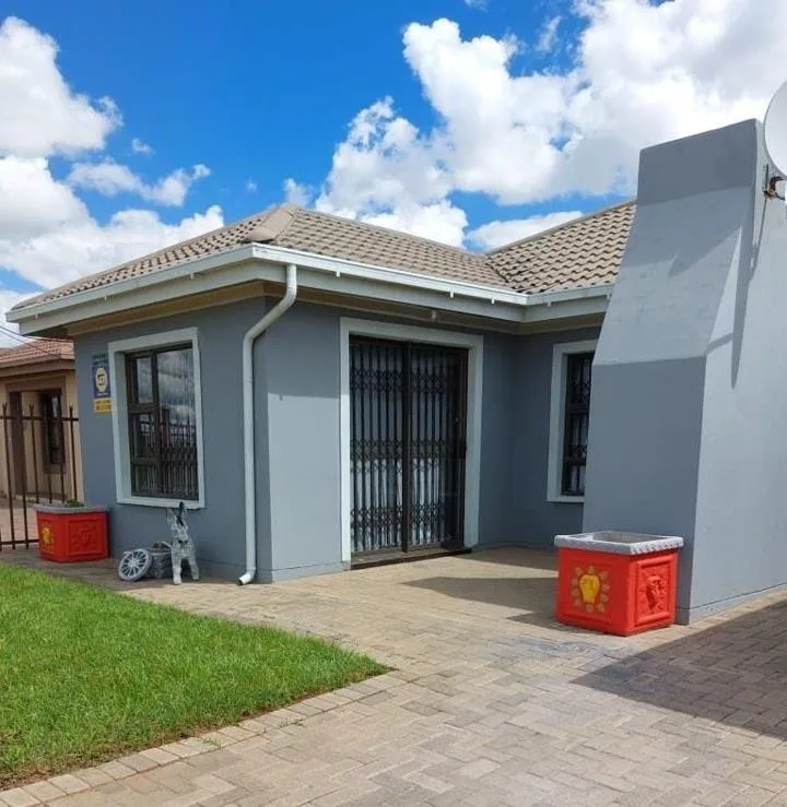 3 Bedroom House for sale in Grasslands