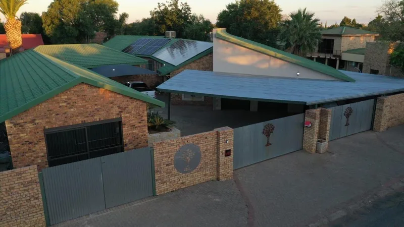 4 Bedroom House for sale in Royldene