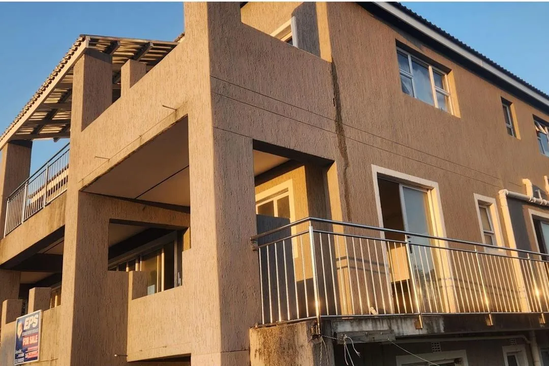 15 Bedroom House for sale in Beacon Bay