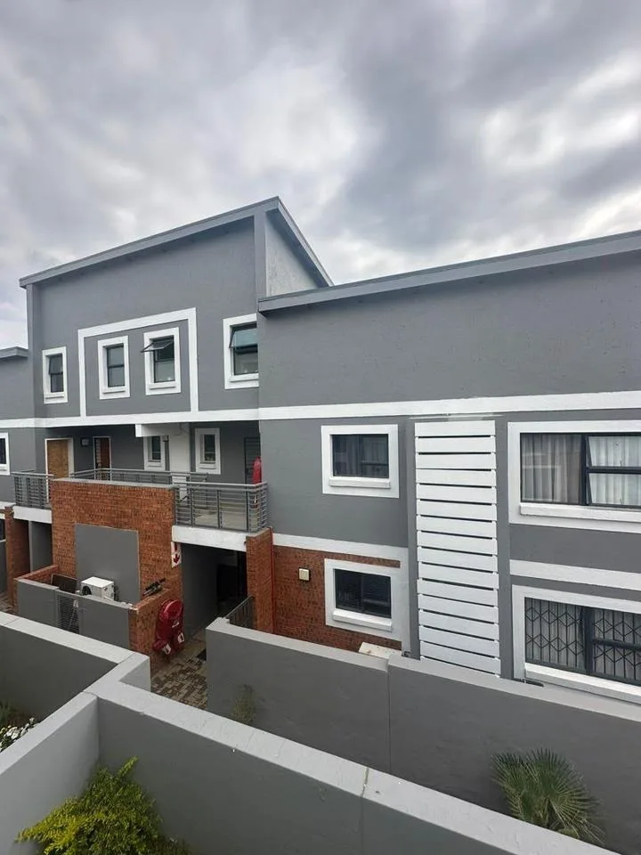 1 Bedroom Apartment / flat for sale in Montana